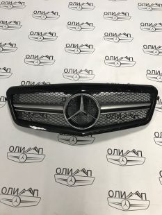 Решетка радиатора 63 AMG на Mercedes w212 09-13 год Решетка радиатора 63 AMG на Mercedes w212 09-13 год